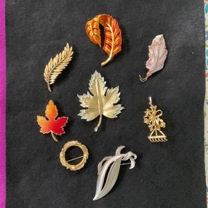 Lot of 8 Vintage Brooches Crown Trifari Mamselle Sarah Coventry Torino New View